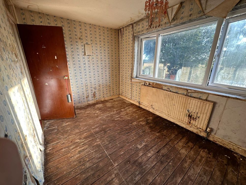 Après : chambre débarrassée et remise en état